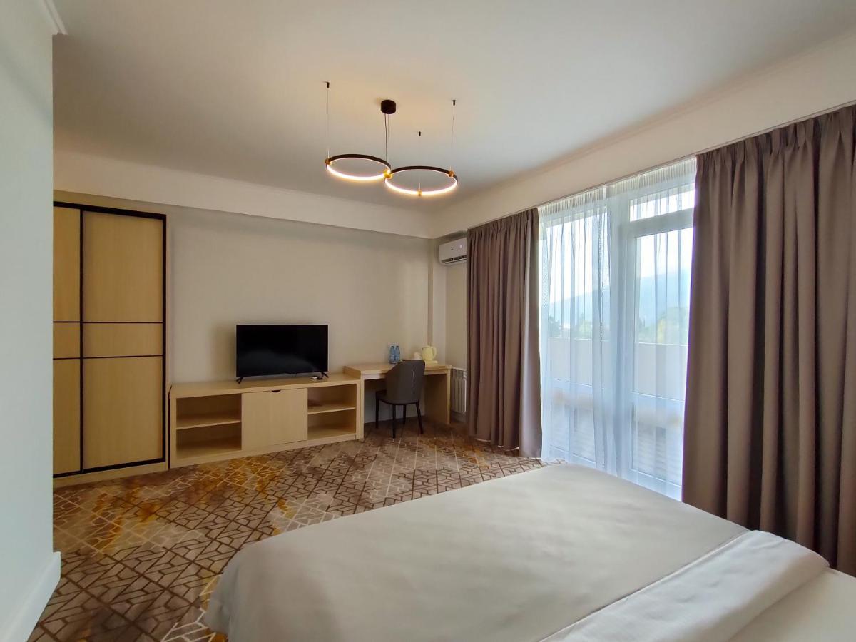 Hotel Citrus ガグラ エクステリア 写真