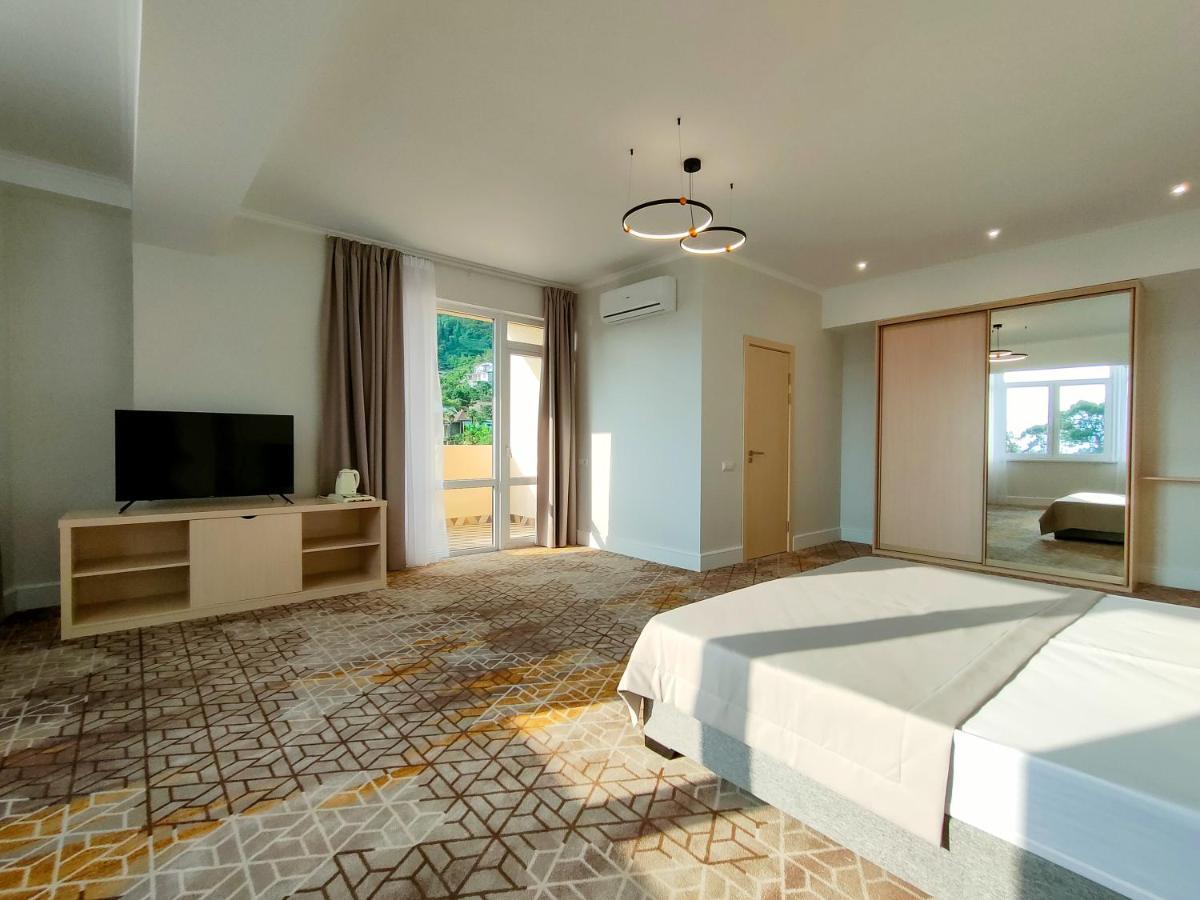 Hotel Citrus ガグラ エクステリア 写真
