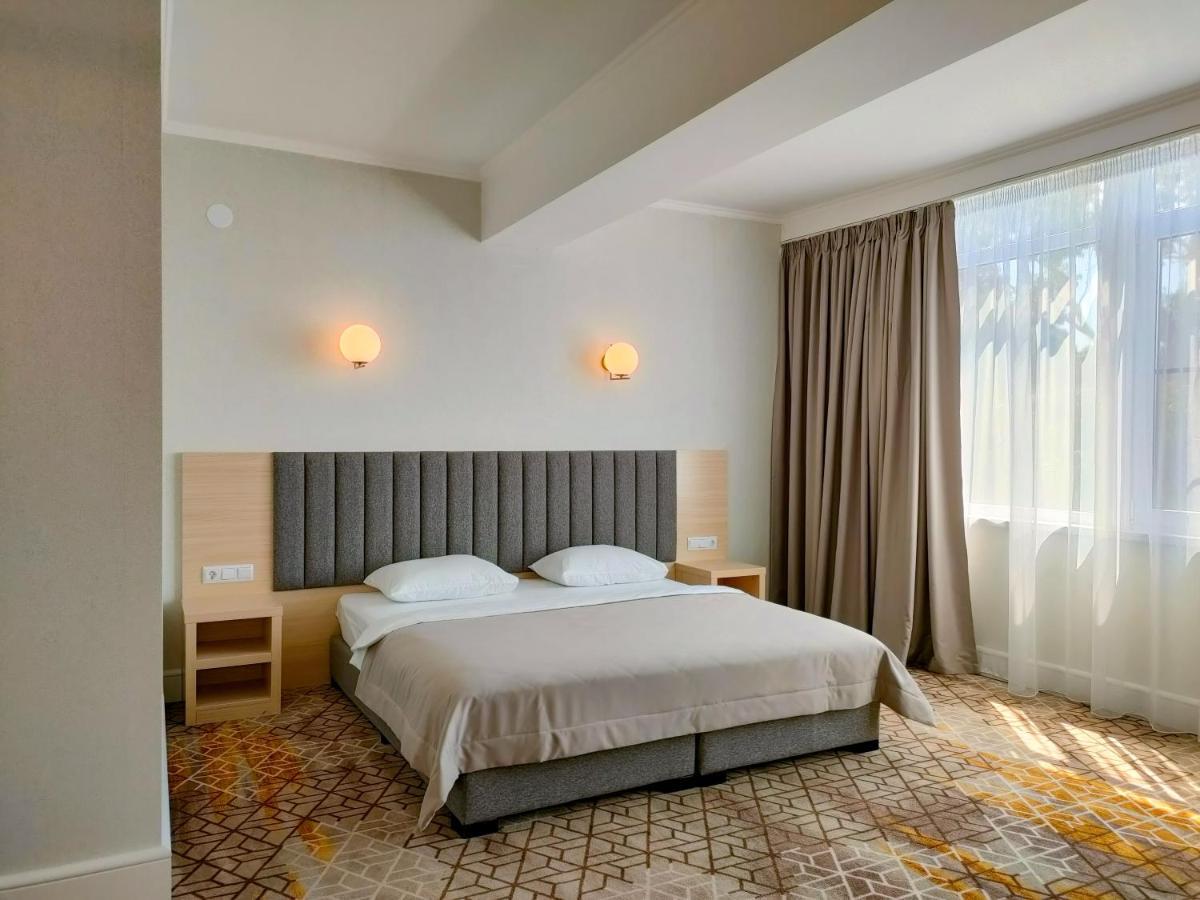 Hotel Citrus ガグラ エクステリア 写真