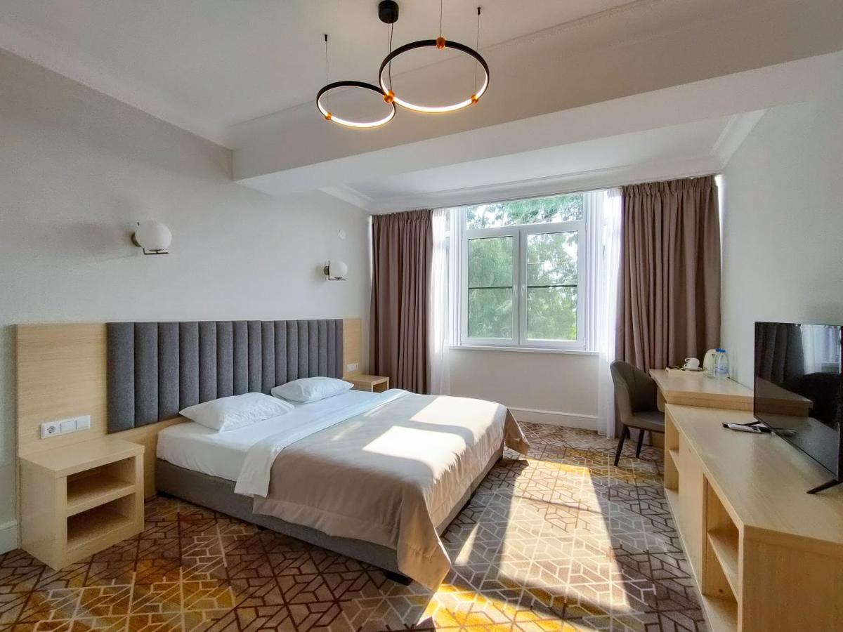 Hotel Citrus ガグラ エクステリア 写真