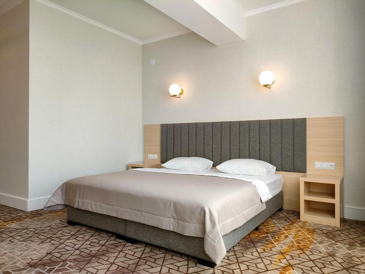 Hotel Citrus ガグラ エクステリア 写真